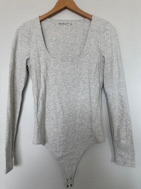 Abercrombie & Fitch Heather Gray Scoop Neck Long Sleeve Bodysuit